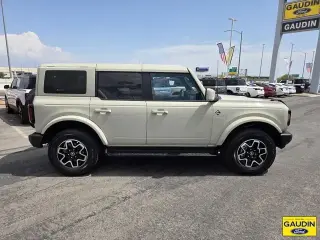 Ford Bronco 2025 4x4 Outer Banks 4p SUV