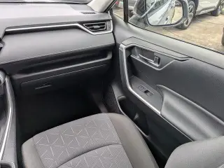 Toyota RAV4 Hybrid 2025 AWD XLE 4dr SUV