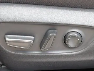 Toyota RAV4 Hybrid 2025 AWD XLE 4dr SUV