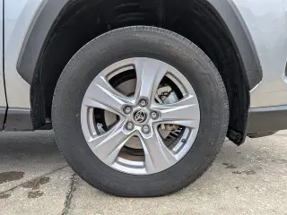 Toyota RAV4 Hybrid 2025 AWD XLE 4dr SUV