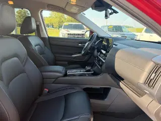 Nissan Pathfinder 2024 SL 4dr SUV