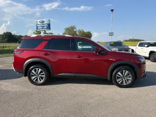 Nissan Pathfinder 2024 SL 4dr SUV