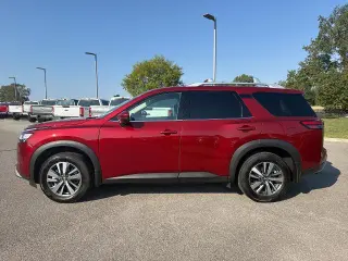 Nissan Pathfinder 2024 SL 4dr SUV