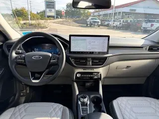 Ford Escape 2023 AWD Platinum 4dr SUV