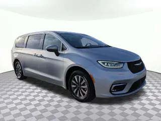 Chrysler Pacifica Plug-In Hybrid 2023 Touring L 4dr Mini-Van