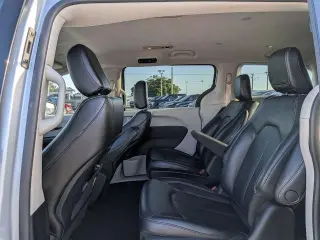 Chrysler Pacifica Plug-In Hybrid 2023 Touring L 4dr Mini-Van
