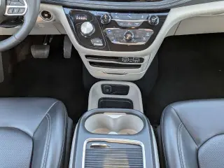 Chrysler Pacifica Plug-In Hybrid 2023 Touring L 4dr Mini-Van