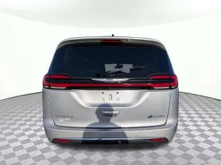 Chrysler Pacifica Plug-In Hybrid 2023 Touring L 4dr Mini-Van