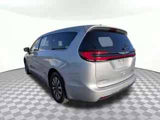 Chrysler Pacifica Plug-In Hybrid 2023 Touring L 4dr Mini-Van