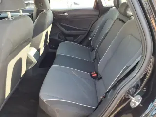 Volkswagen Jetta 2025 Sport 4dr Sedán