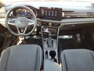 Volkswagen Jetta 2025 Sport 4dr Sedán