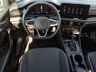 Volkswagen Jetta 2025 Sport 4dr Sedán