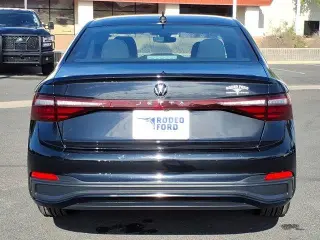 Volkswagen Jetta 2025 Sport 4dr Sedán