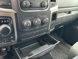 Ram 1500 Classic 2020 4x4 SLT 4dr Crew Cab 6.3 ft. SB Pickup