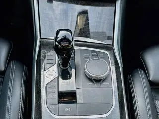 Sedán BMW 3 Series 2022 AWD 330i xDrive 4dr