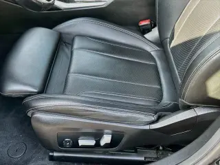 Sedán BMW 3 Series 2022 AWD 330i xDrive 4dr