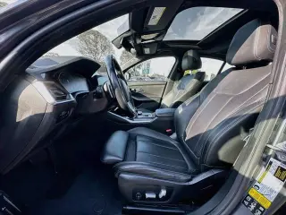 Sedán BMW 3 Series 2022 AWD 330i xDrive 4dr