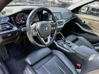 Sedán BMW 3 Series 2022 AWD 330i xDrive 4dr