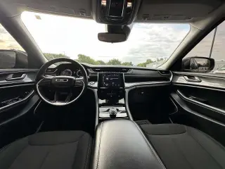 Jeep Grand Cherokee 2022 4x4 Laredo 4dr SUV (lanzamiento a mediado de año)