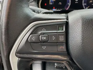 Jeep Grand Cherokee 2022 4x4 Laredo 4dr SUV (lanzamiento a mediado de año)