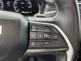Jeep Grand Cherokee 2022 4x4 Laredo 4dr SUV (lanzamiento a mediado de año)