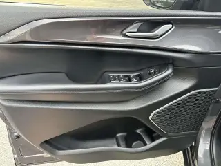 Jeep Grand Cherokee 2022 4x4 Laredo 4dr SUV (lanzamiento a mediado de año)