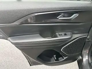 Jeep Grand Cherokee 2022 4x4 Laredo 4dr SUV (lanzamiento a mediado de año)