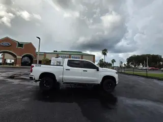 Chevrolet Silverado 1500 Limited 2022 4x4 Custom 4dr Crew Cab 5.8 ft. SB