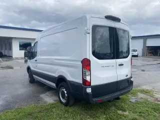 Ford Transit 2018 250 3dr SWB Techo Medio Furgón de Carga con Puerta Deslizante del Lado del Pasajero