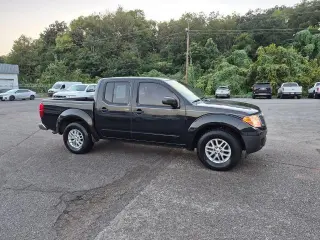 Nissan Frontier 2016 4x2 SV 4dr Crew Cab 5 ft. SB Pickup 5A