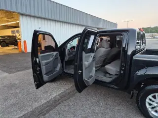 Nissan Frontier 2016 4x2 SV 4dr Crew Cab 5 ft. SB Pickup 5A