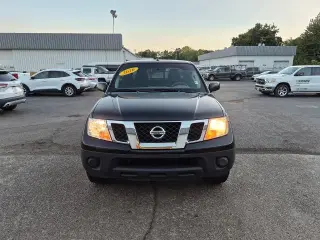 Nissan Frontier 2016 4x2 SV 4dr Crew Cab 5 ft. SB Pickup 5A