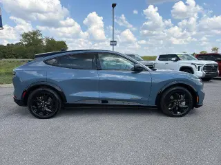Ford Mustang Mach-E 2023 Premium 4dr SUV