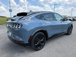 Ford Mustang Mach-E 2023 Premium 4dr SUV