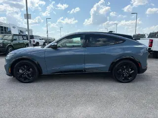 Ford Mustang Mach-E 2023 Premium 4dr SUV