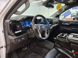 Chevrolet Silverado 1500 2023 4x4 LT 4dr Crew Cab 5.8 ft. SB w/1LT