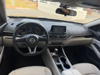 Nissan Altima 2021 2.5 SV 4dr Sedán