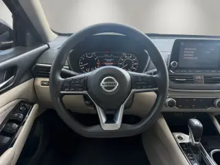 Nissan Altima 2021 2.5 SV 4dr Sedán