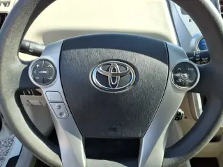 Toyota Prius v 2013 Two 4dr Wagon