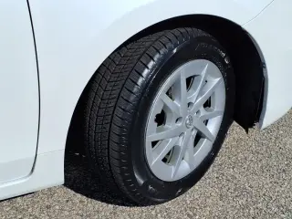 Toyota Prius v 2013 Two 4dr Wagon