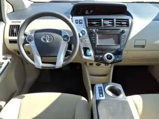 Toyota Prius v 2013 Two 4dr Wagon