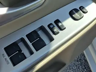 Toyota Prius v 2013 Two 4dr Wagon