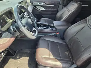 Ford Explorer 2025 Platinum SUV de 4 puertas