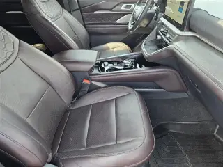 Ford Explorer 2025 Platinum SUV de 4 puertas