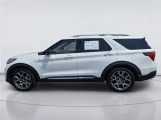 Ford Explorer 2025 Platinum SUV de 4 puertas