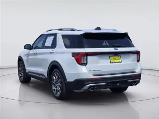 Ford Explorer 2025 Platinum SUV de 4 puertas