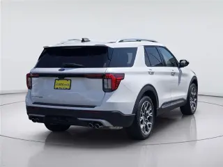 Ford Explorer 2025 Platinum SUV de 4 puertas