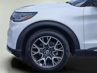 Ford Explorer 2025 Platinum SUV de 4 puertas
