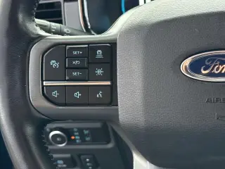 Ford F-150 2022 4x4 Lariat 4dr SuperCrew 5.5 ft. SB