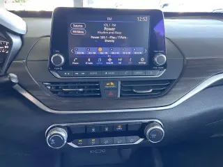 Nissan Altima 2024 2.5 SV 4dr Sedán